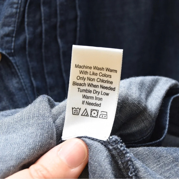 Cold water creek long sleeved pin tucked button up blouse size M - Picture 6 of 7